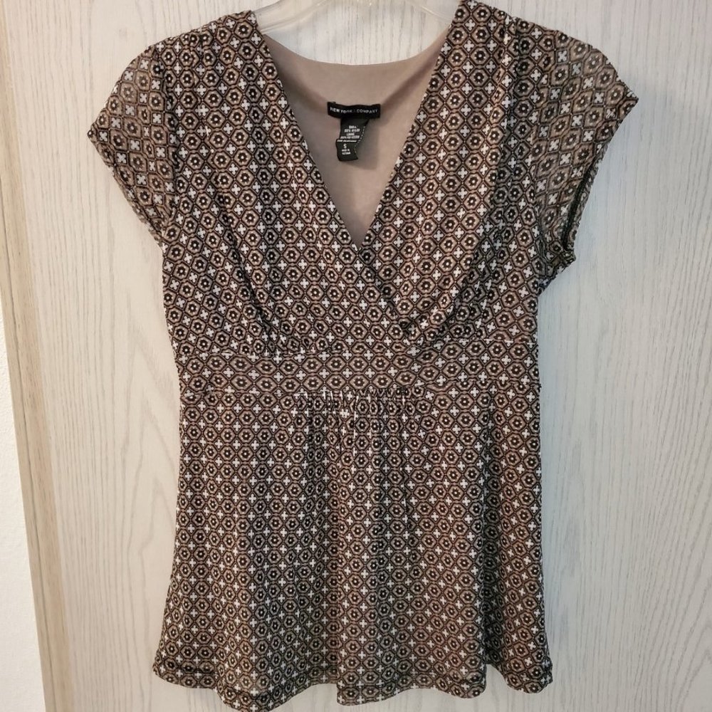 NY & Co Brown Geometric Design Cap Sleeve Top Small